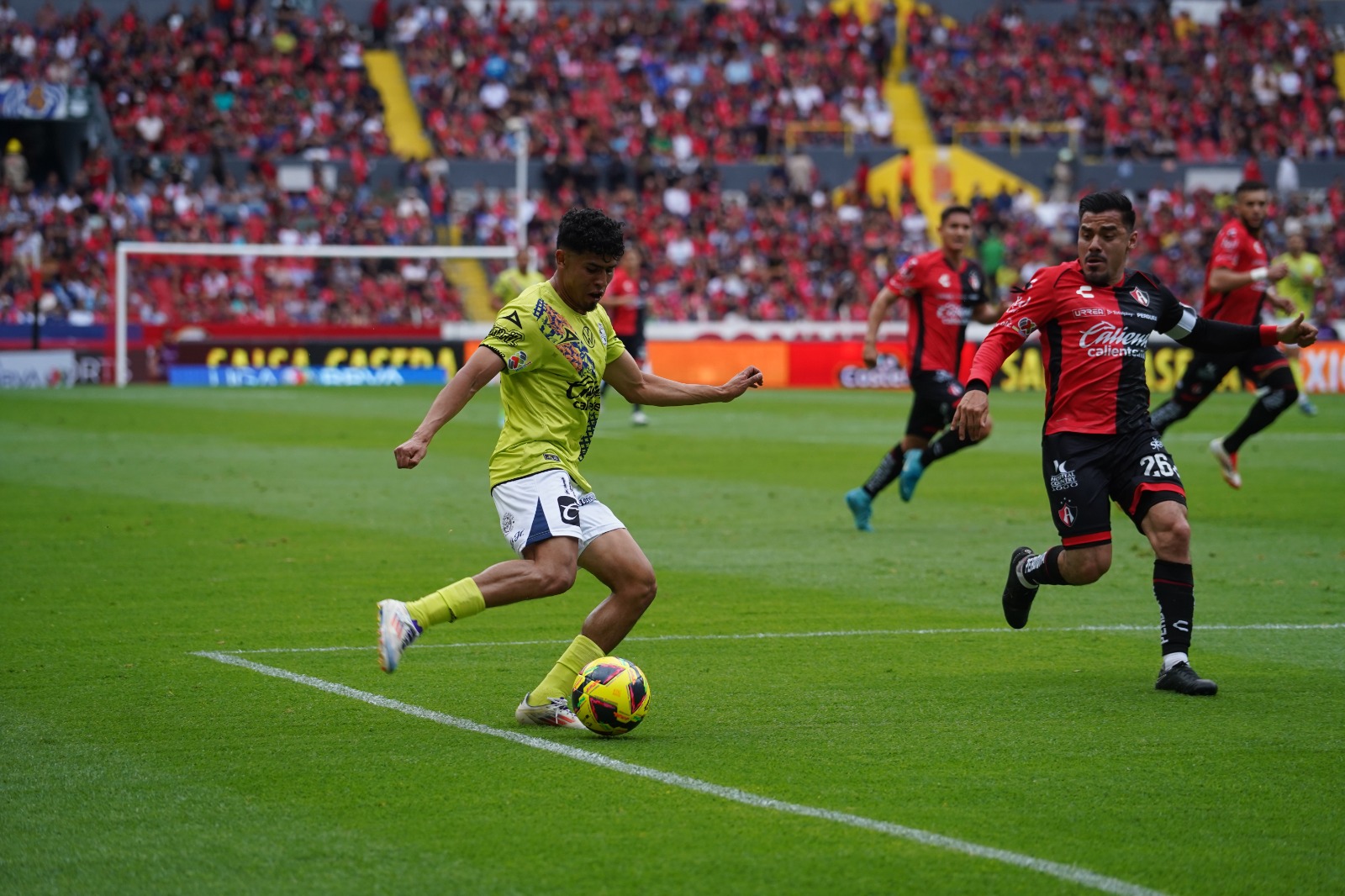 Con golazos el Puebla pierde ante los Rojinegros