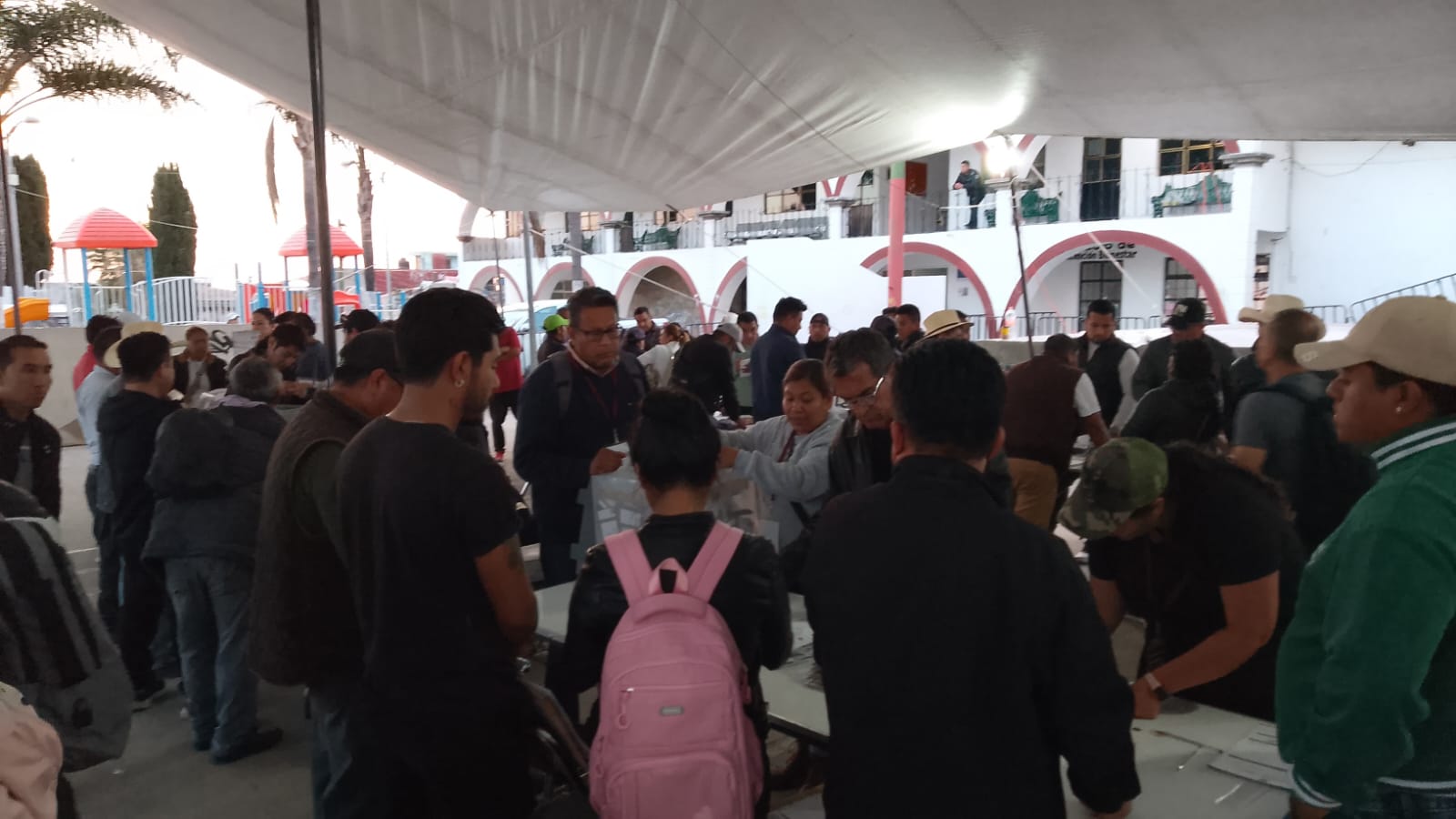 WhatsAppSIN INCIDENTES Y EN CIVILIDAD, CONCLUYE ELECCIÓN DE SAN MIGUEL CANOA 2025-03-02 at 21.37.31