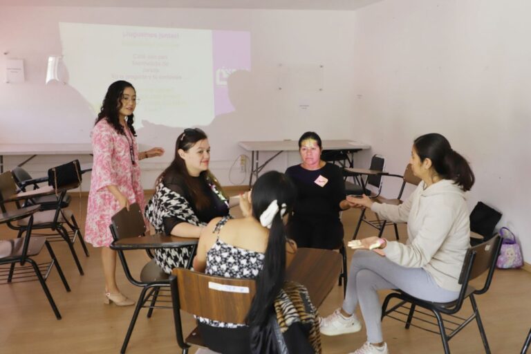 BRINDA SMDIF CUIDADO DE LA SALUD MENTAL A TRAVÉS DEL TALLER DE EMPODERAMIENTO FEMENINO