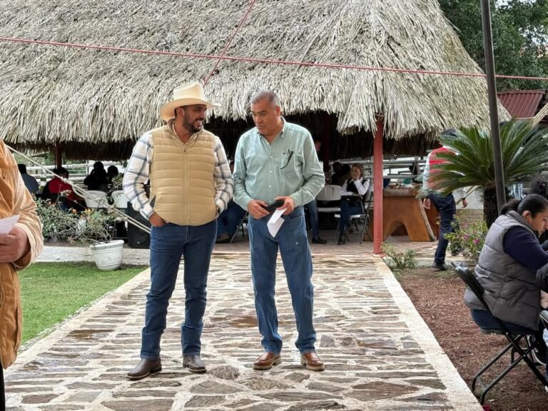 El grito “Ponte Vargas” acompaña el recorrido de Neto García, candidato a alcalde en Venustiano Carranza.