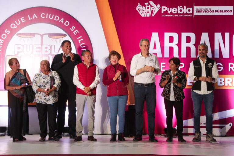 Arranca Pepe Chedraui el Programa Puebla Brilla con modernización de luminarias en Arboledas de Loma Bella