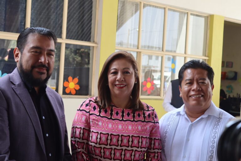 Tecamachalco se suma al Proyecto Escuela Solar 2025 que impulsa el gobernador Alejandro Armenta