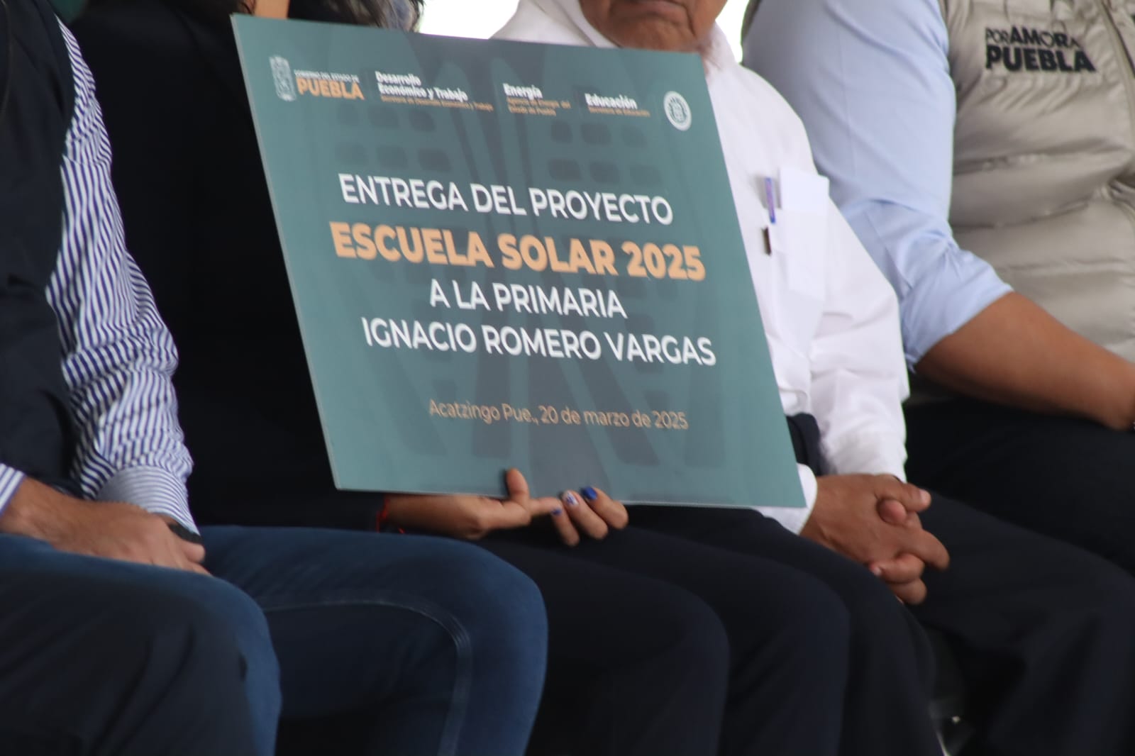 Tecamachalco se suma al Proyecto Escuela Solar 2025 que impulsa el gobernador Alejandro Armenta