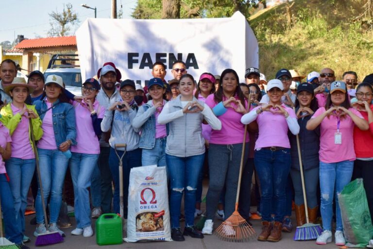 Gran Faena Comunitaria en Eloxochitlán de la mano de Bety Sánchez y el DIF Estatal