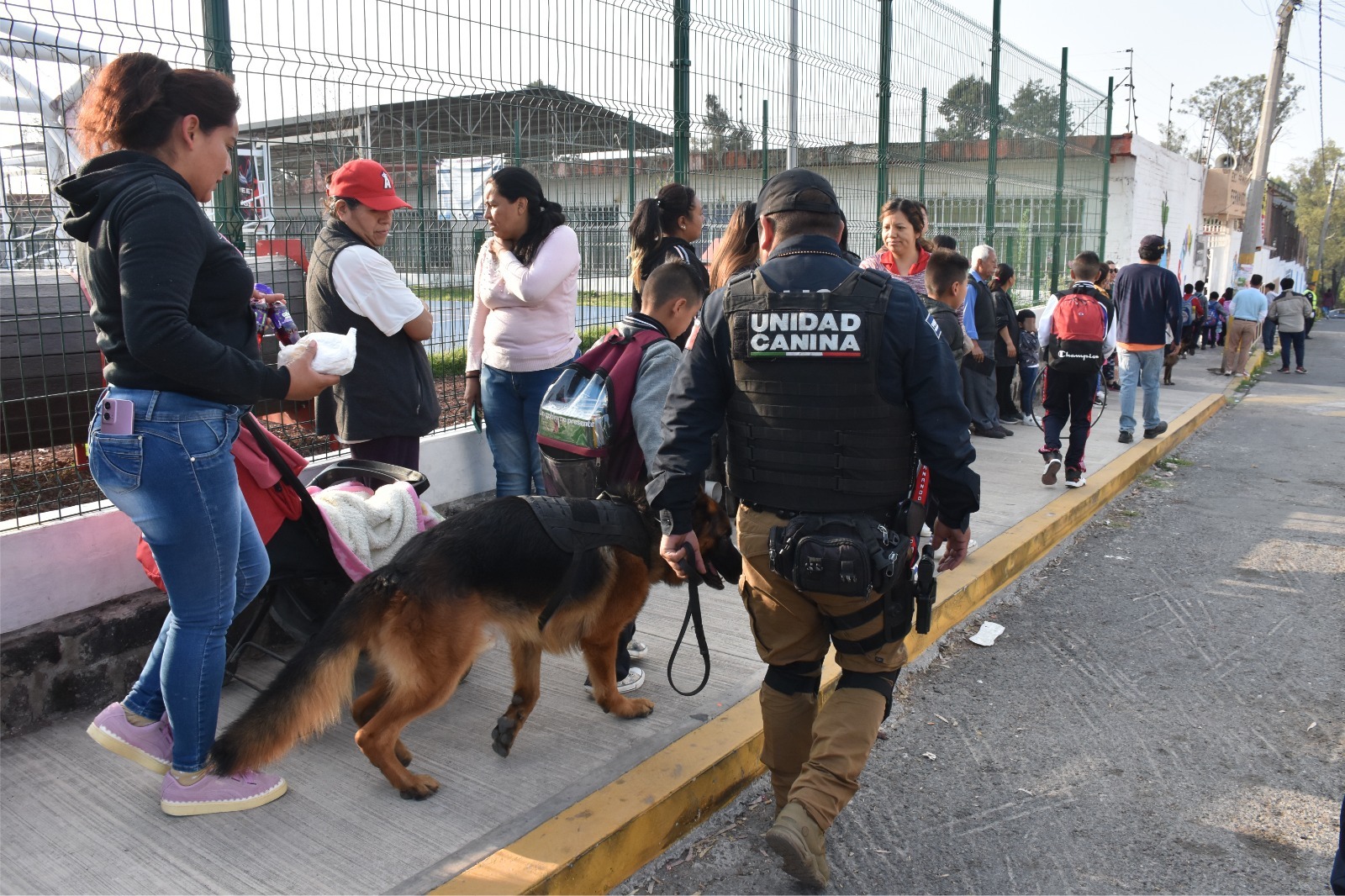IMPLEMENTA SSC DISPOSITIVO DE SEGURIDAD EN ESCUELA PRIMARIA FERNANDO XIMELLO