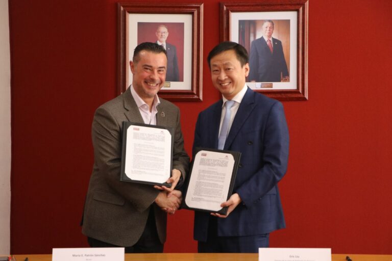 IBERO Puebla y Huawei México firman alianza por la educación
