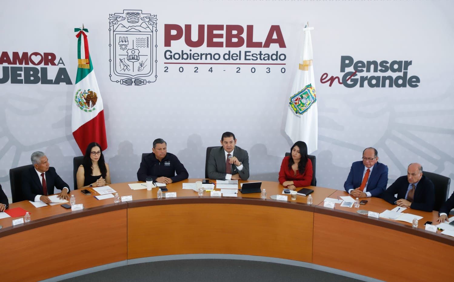 Gobierno de Puebla trabaja en macro proyectos prioritarios con presidenta Sheinbaum