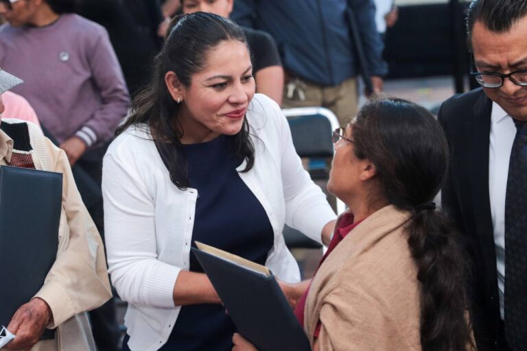 Brinda Lupita Cuautle certeza legal en San Andrés Cholula con entrega de sentencias