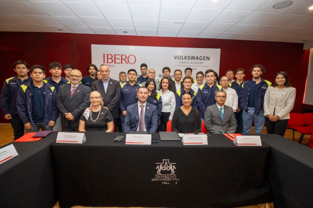 IBERO Puebla y Volkswagen Group Academy Mexico (VWGAM) firman alianza por el futuro de las juventudes