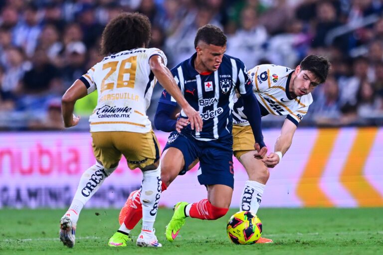 Monterrey a la Liguilla tras vencer 2-0 a Pumas