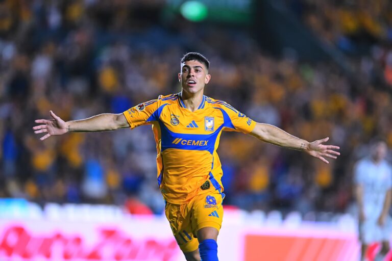 Autogoles abren la puerta a semifinales para Cruz Azul y Tigres