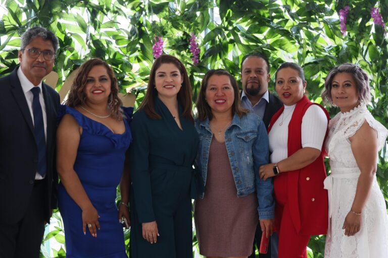 Reconocimiento a docentes en Zacatlán