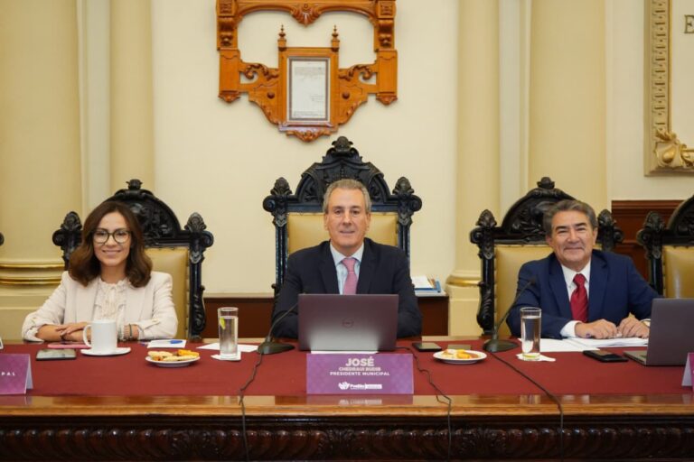 Cabildo de Puebla aprueba concesión de paraderos