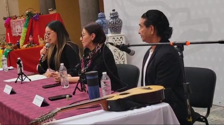 “Hombres Tierra Jóvenes Zapateadores”