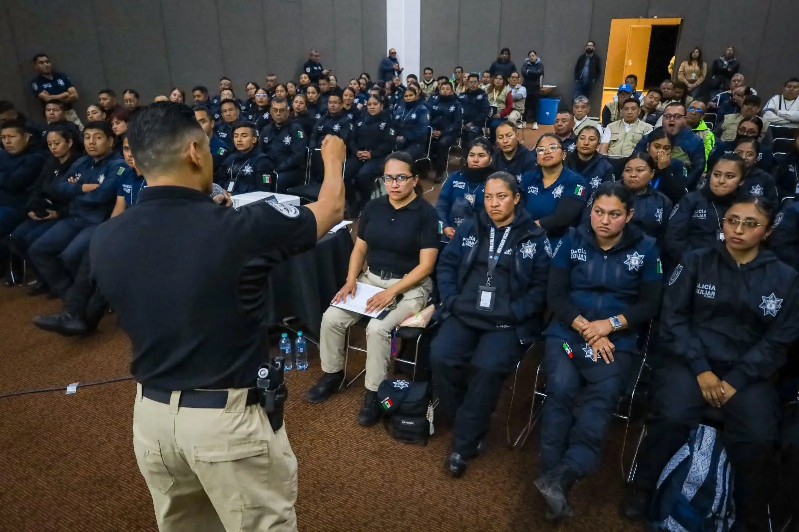 Policía Auxiliar y Convenciones y Parques fortalecen coordinación interinstitucional