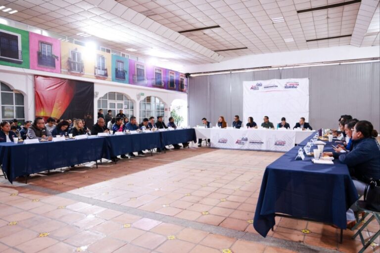 Lupita Cuautle acuerda acciones inmediatas para mejorar los servicios en juntas auxiliares, inspectorías y delegación