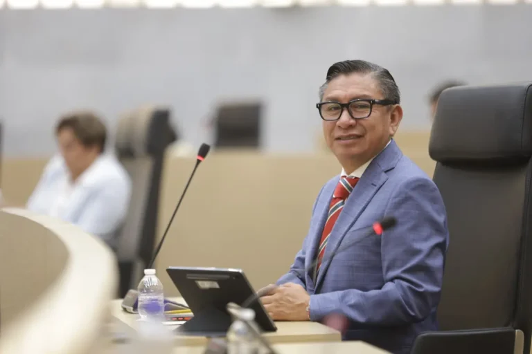 Diputado José Luis Figueroa propone permiso laboral con goce de sueldo para que madres y padres acompañen la educación de sus hijas e hijos