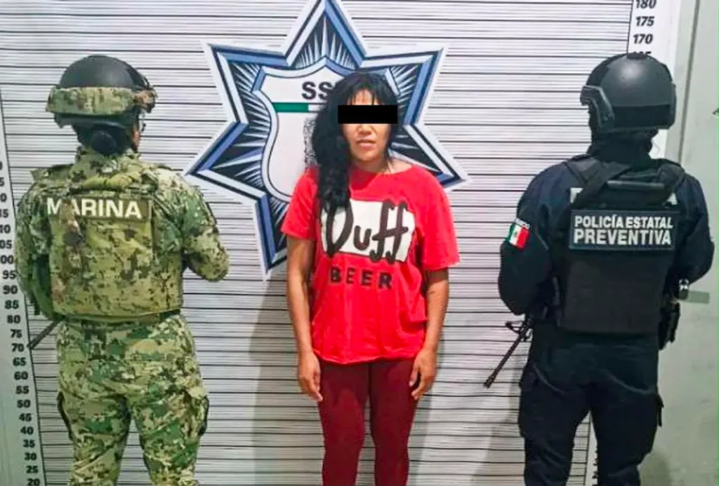 Detienen en Puebla-Tehuacán a mujer ligada a robo en Plaza Mazarik