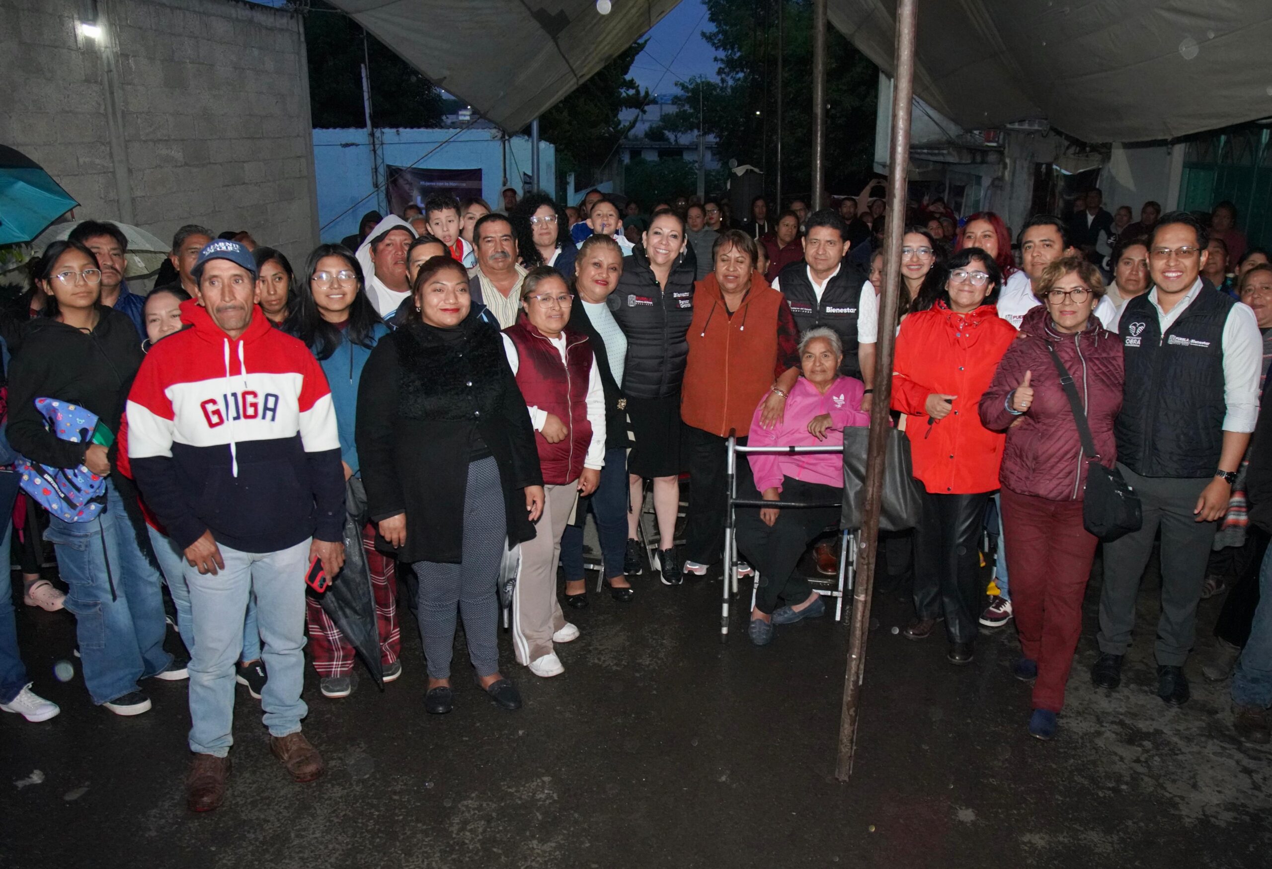 Mejoran infraestructura y bienestar de familias con Obra Comunitaria