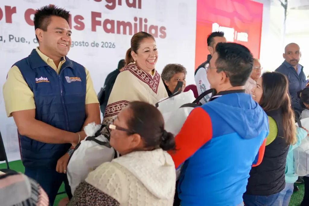 Laura Artemisa entrega 464 mil pesos de Obra Comunitaria en San Felipe Hueyotlipan