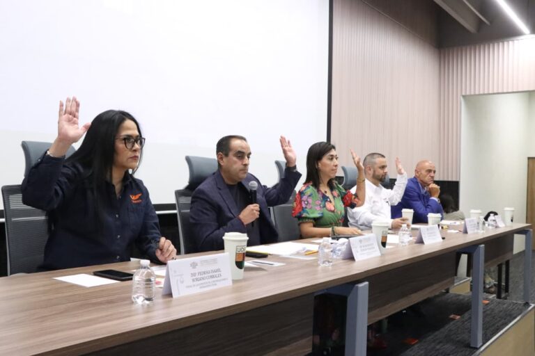 Comisión del Congreso avala acuerdos para reforzar seguridad vial y rehabilitación de carreteras en Puebla