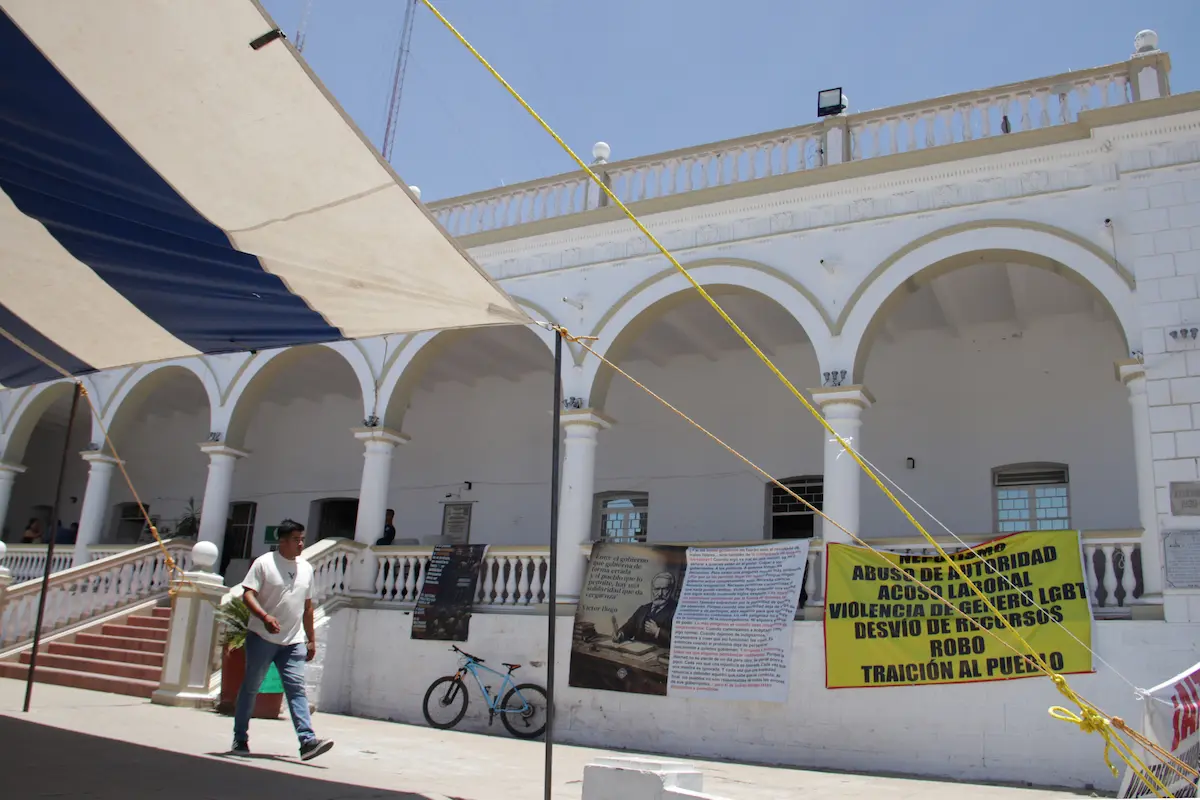 Acatlán en tensión: Cabildo rechaza nuevo secretario general