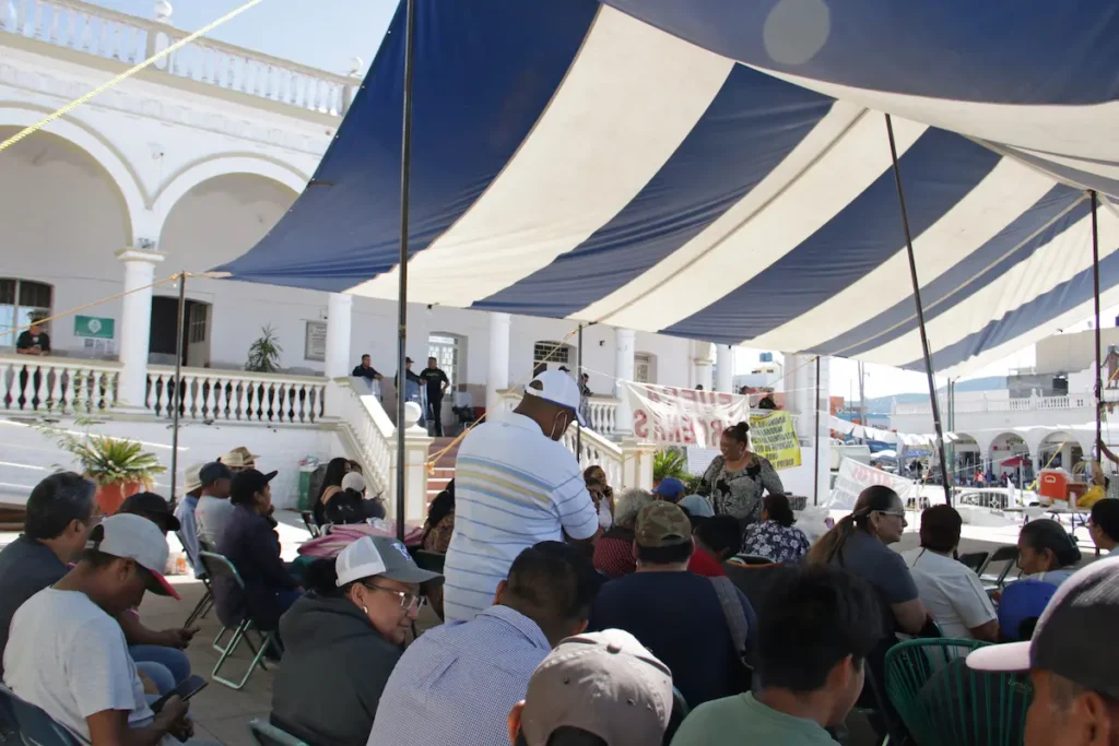 ¿Habrá acuerdo? Instalan mesas de diálogo en Acatlán