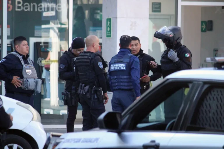 Asalto, persecuciones y joyas robadas en Puebla