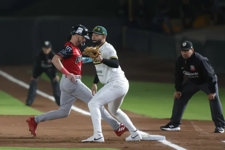 Jonrón de Leyva impulsa a Pericos sobre Campeche 5-3
