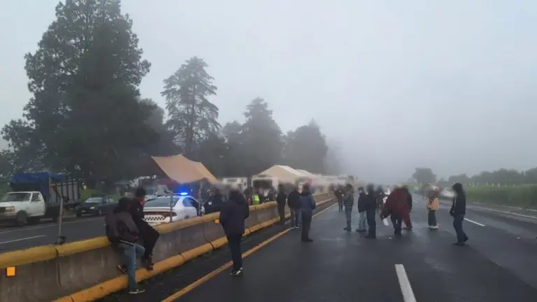 bloqueo-autopista-méxico-puebla-manifestantes-