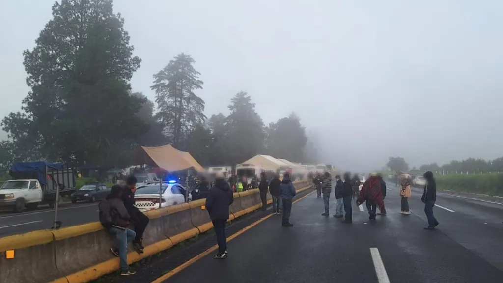 bloqueo-autopista-méxico-puebla-manifestantes-