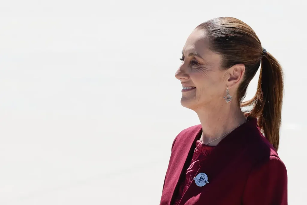 Sheinbaum afirma que el país es seguro pese a alerta de Reino Unido