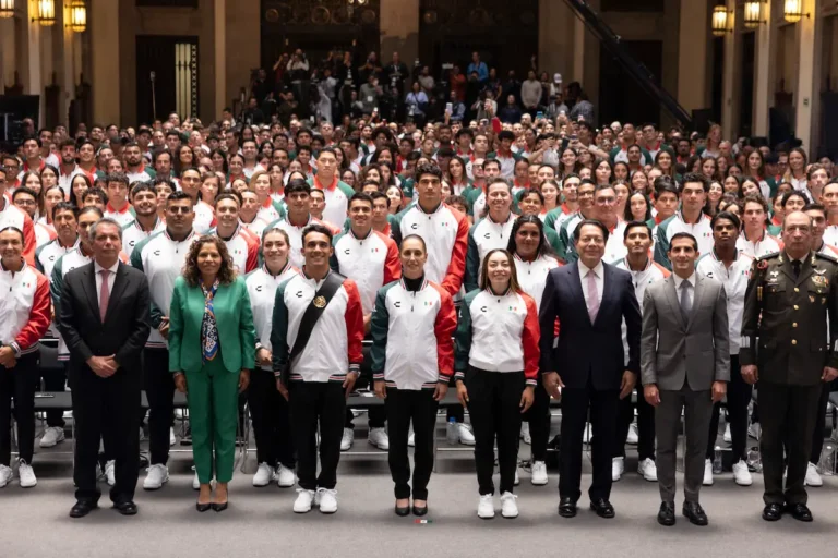 Sheinbaum abandera delegación mexicana para los Juegos Centroamericanos
