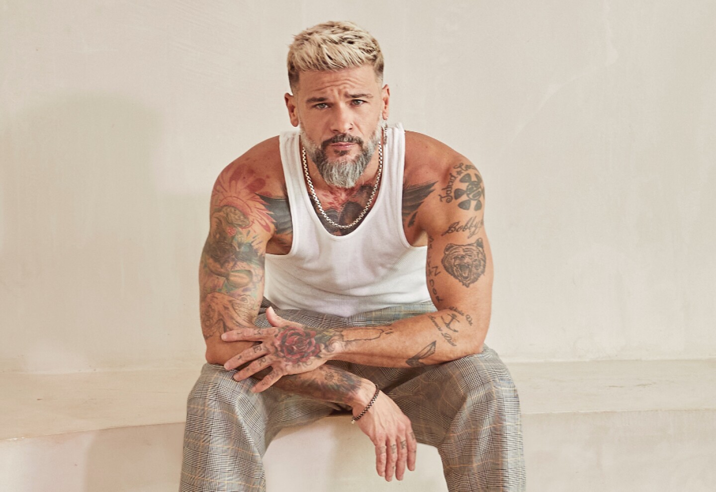 Pedro Capó lanzó nueva versión de “Divina”, su más reciente éxito.
