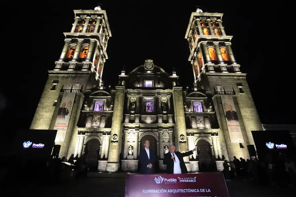 Catedral de Puebla estrena iluminación LED