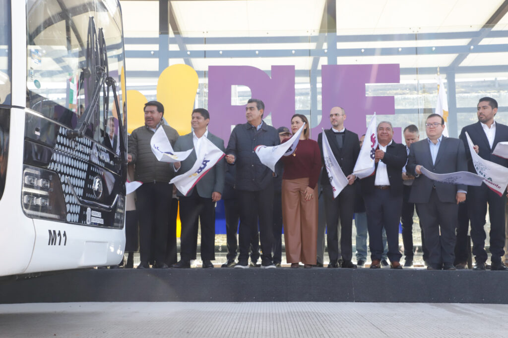 Fortalece gobierno de Sergio Salomón conectividad; inicia sistema metropolitano de transporte