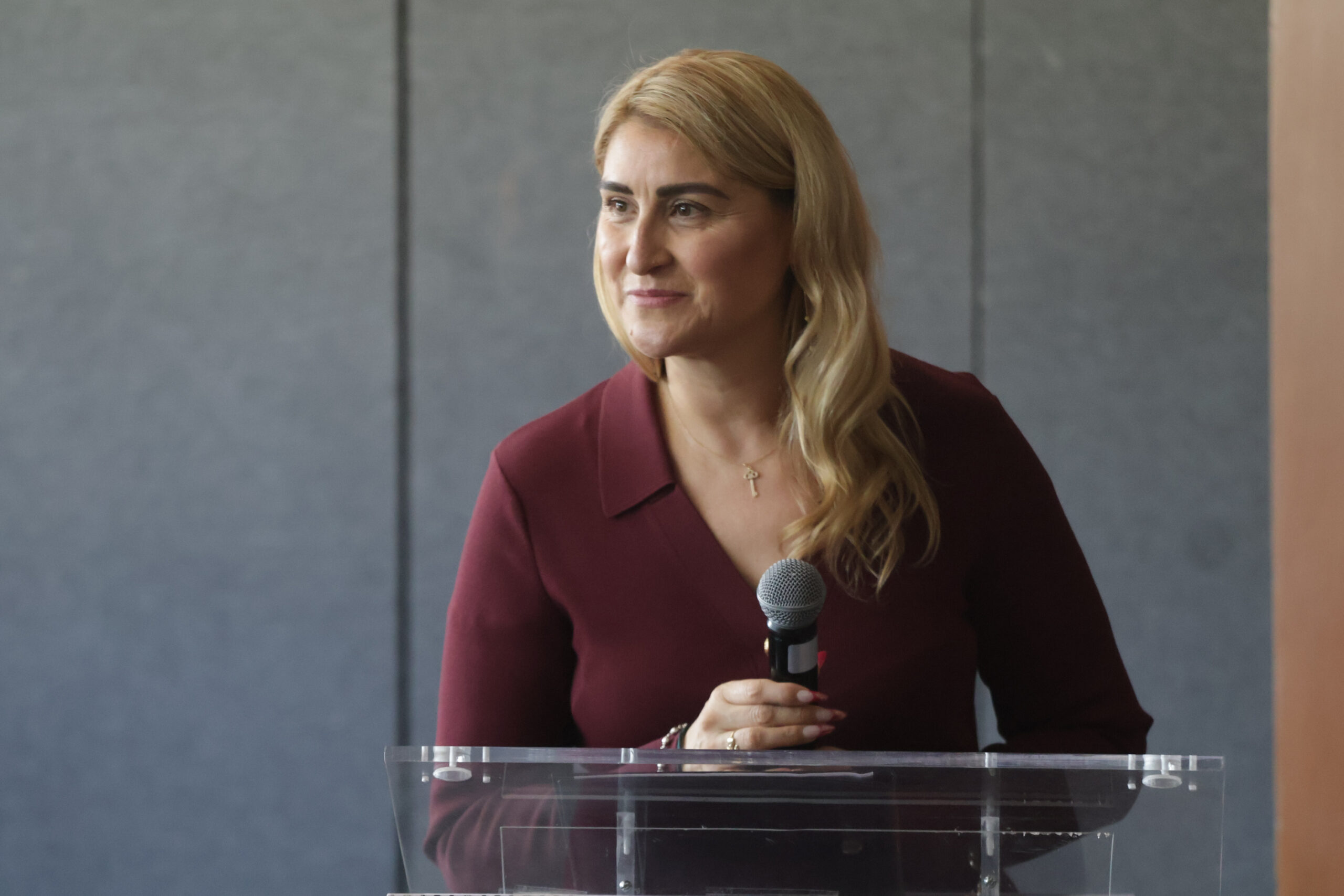 La fiscal general de Puebla, Idamis Pastor durante conferencia