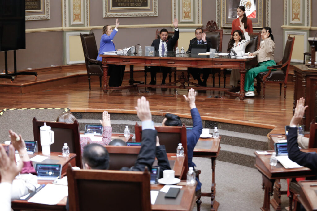 Pleno del Congreso avala reformas constitucionales en materia de transporte ferroviario y áreas estratégicas