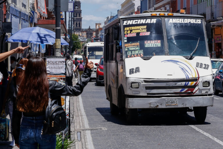 Transportistas: entre la necesidad y el abuso