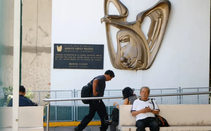 Sheinbaun evalúa un programa integral del IMSS tras protestas de trabajadores