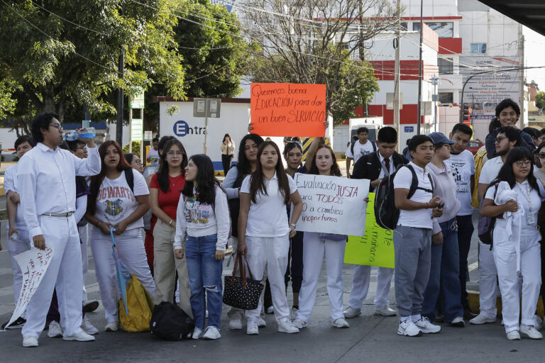 MANIFESTACIÓN . FACULTAD DE MEDICINA