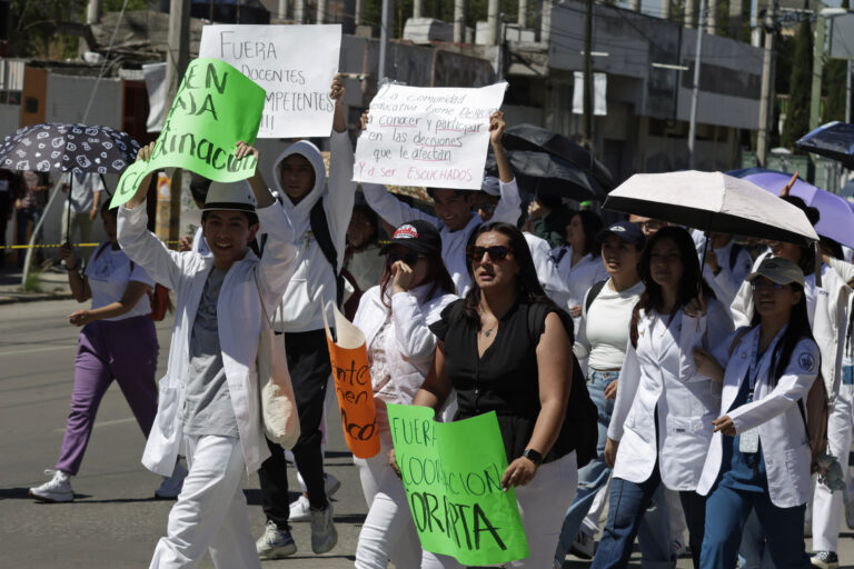 manifestacion-facultad-de-medicina-661860