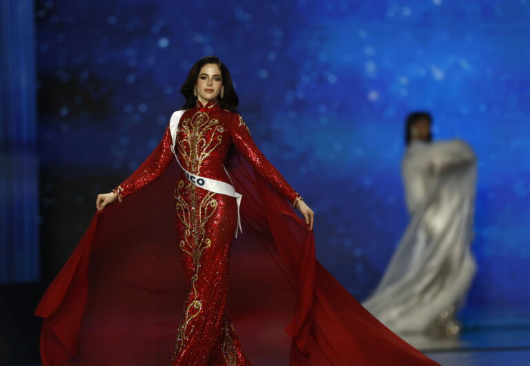 Fátima Bosch triunfa en el Miss Universo 2025