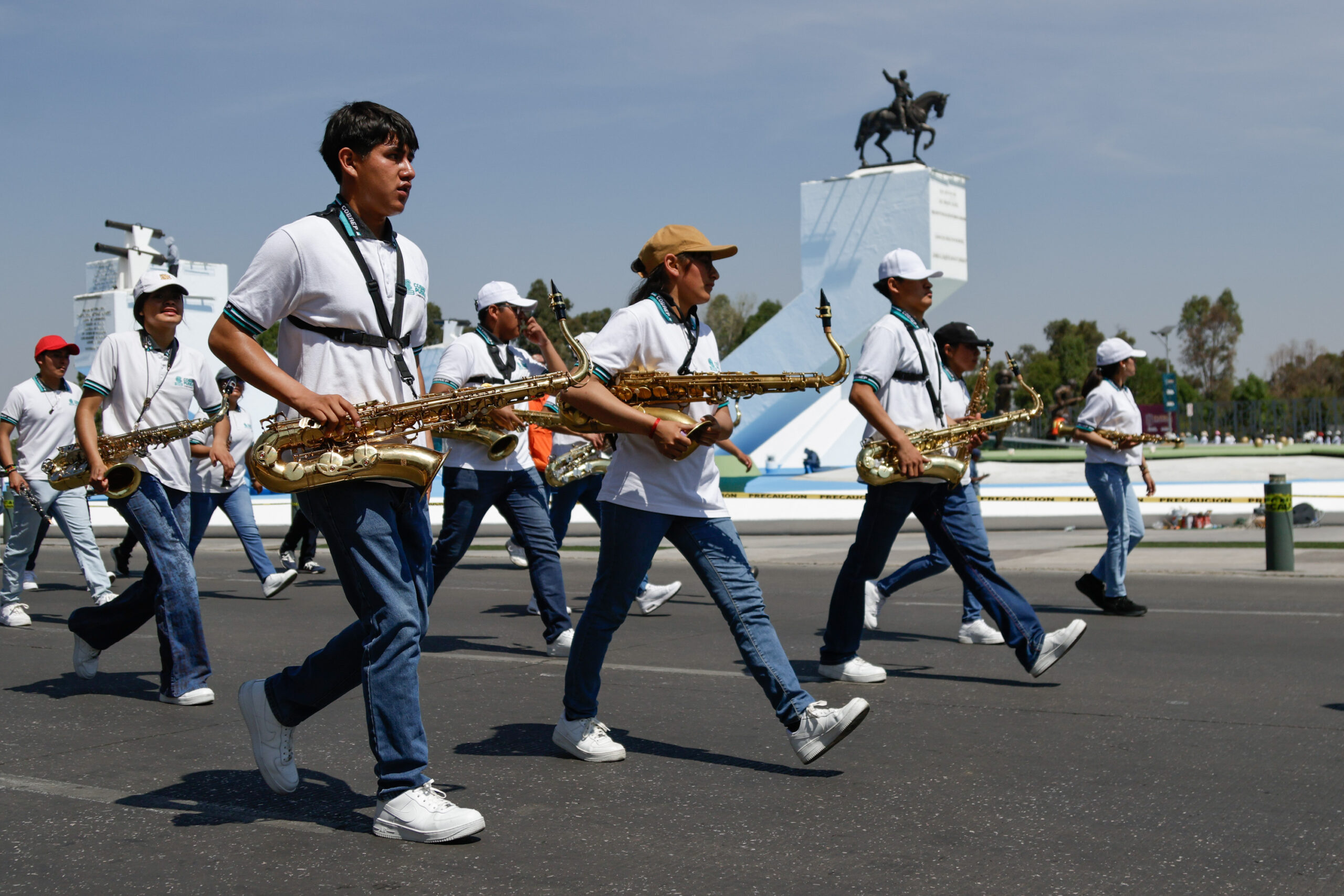 pase-de-revista-desfile-5-de-mayo-668091