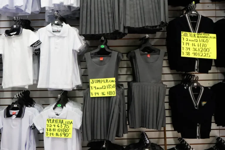 ¿Tus hijos tienen Beca Rita Cetina? Revisa si recibirán uniforme