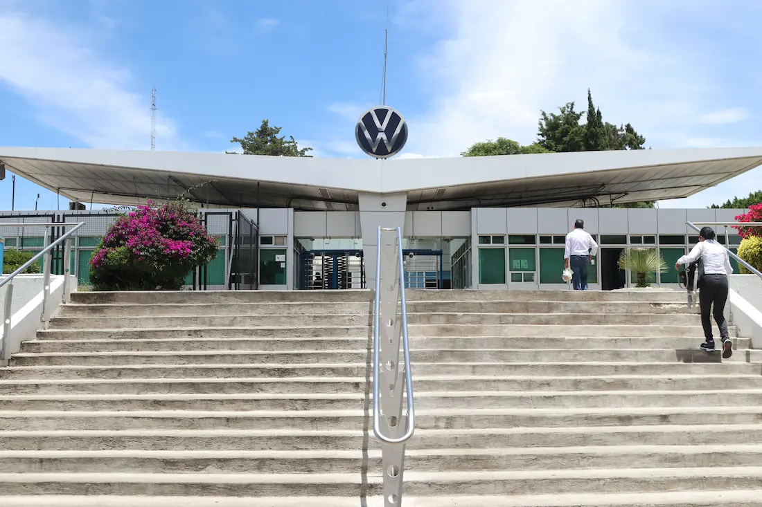 Volkswagen y SITIAVW ratifican acuerdo salarial para trabajadores de Puebla