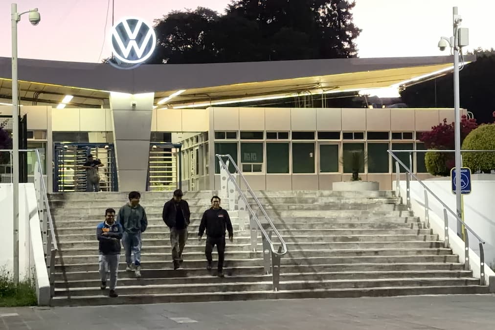Sindicato Volkswagen se pronuncia ante negativa del aumento salarial