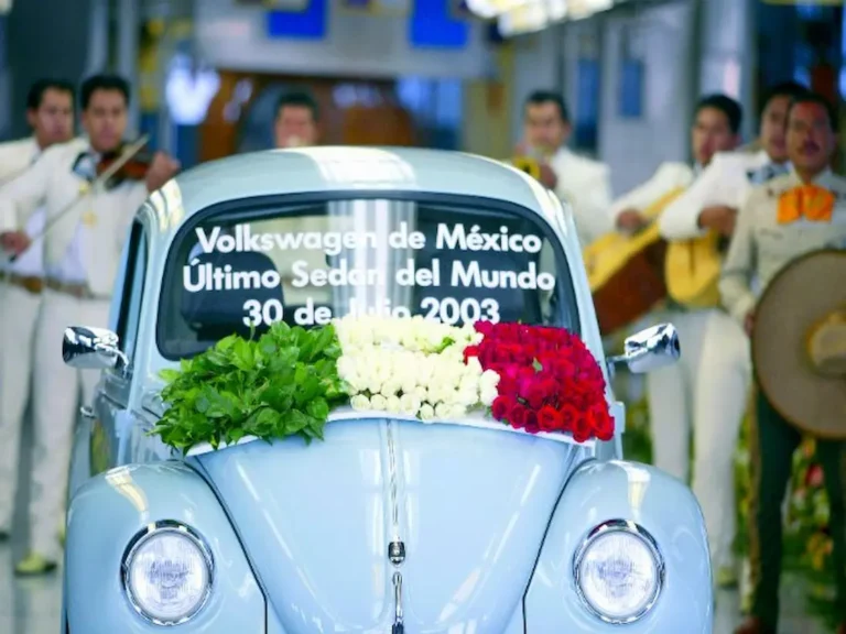 A 23 años del último Vocho en las líneas de producción en Puebla